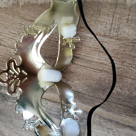 Masks - Picture 7 of 12